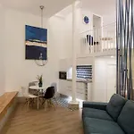 Arroios Urban Escape With Mezzanine Appartement