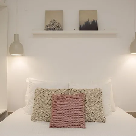 아파트 Arroios Urban Escape With Mezzanine 리스본
